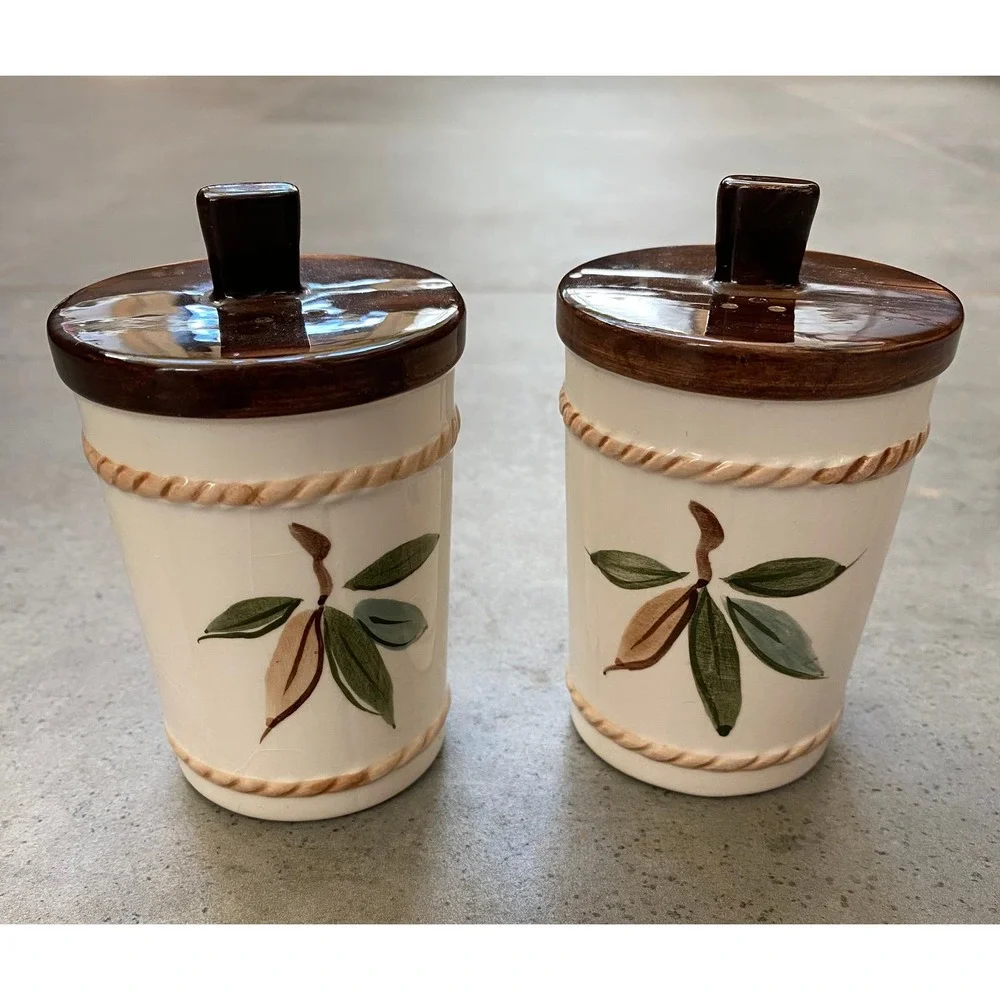 Enesco Japan Peach Motif‎ Salt & Pepper Shakers